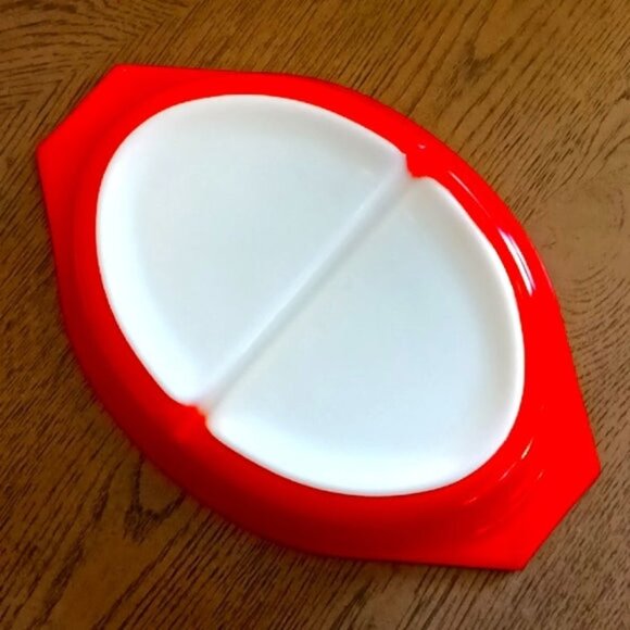 Vintage Pyrex Friendship Pattern 1.5 Quart Divided Casserole Dish with White Lid - Picture 7 of 11